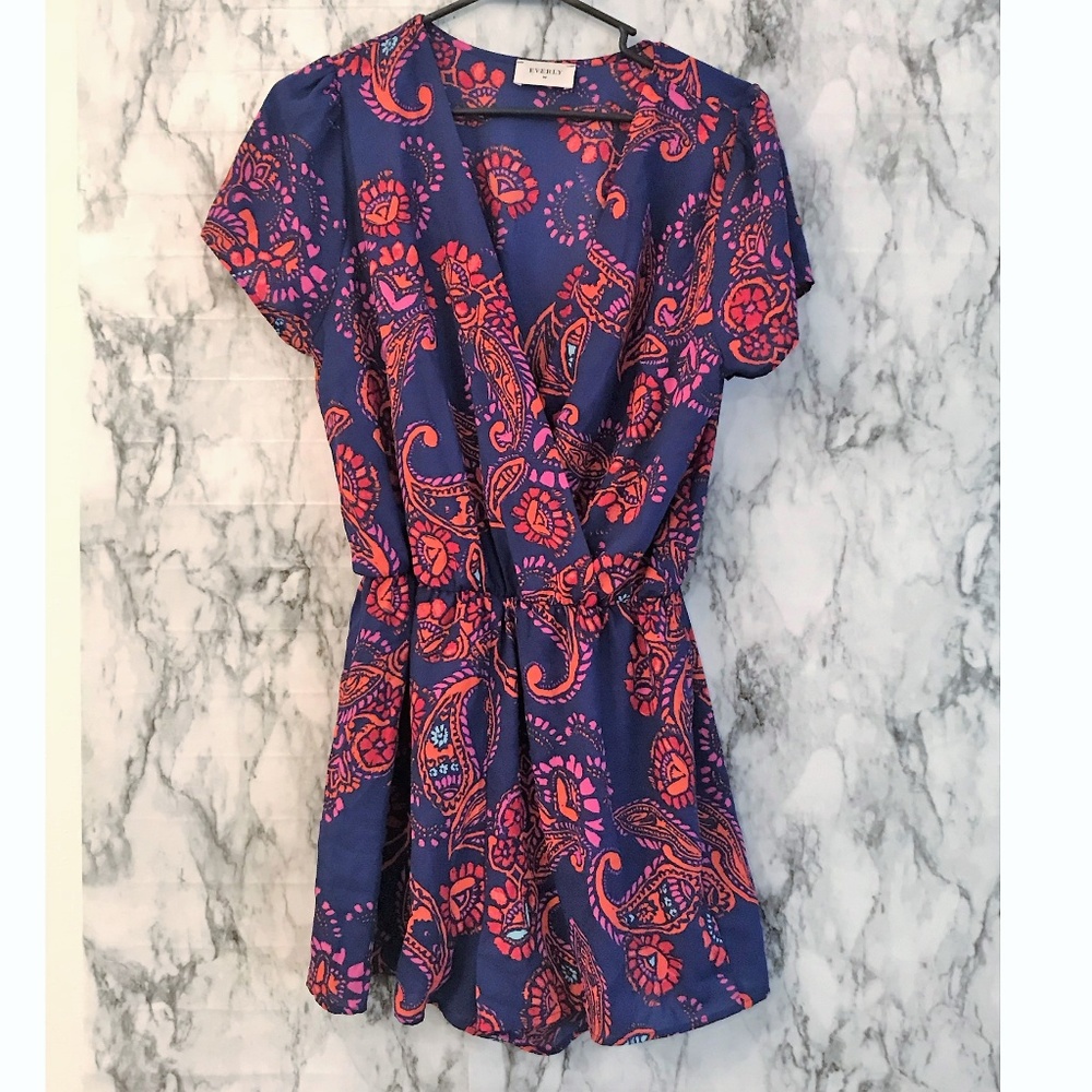Everly Catalina Blue Paisley Romper Size Medium